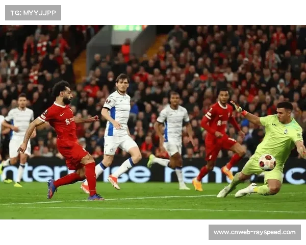 阿伦森超车破门，利兹联玫瑰德比先声夺人